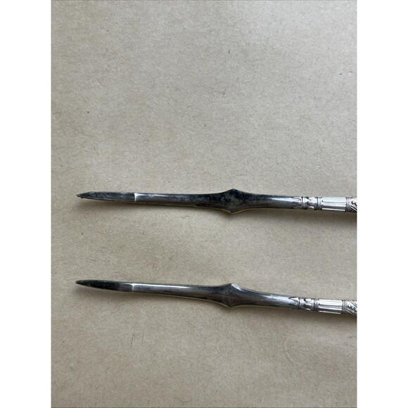 2 Rare Antique Silver Plate Nut Picks 1847 Rogers Bros A1 Lorne Monogram “Partt” - Picture 4 of 6